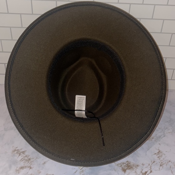 Fedora - Picture 3 of 3